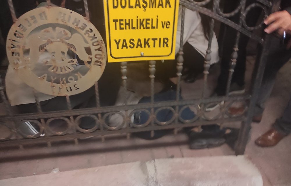 Tramvayın çarptığı genç yaralandı