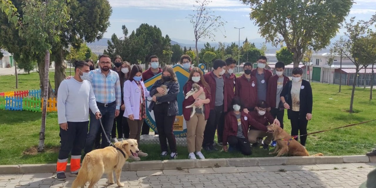 Öğrencilerden hayvan barınağına ziyaret