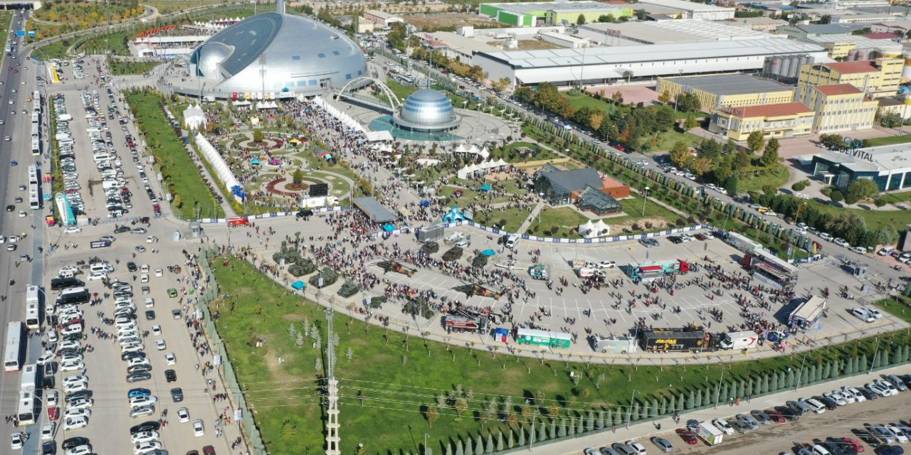 Bilim Festivali'ne rekor katılım