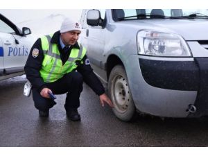 Erzurum'da Kış Lastiği Kontrolü Yapıldı