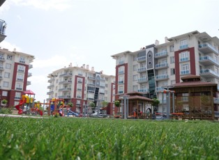 Karatay'da toplu konutlar hızla yükseliyor