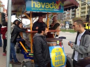 Gençlerden Aıds İle Mücadeleye Destek