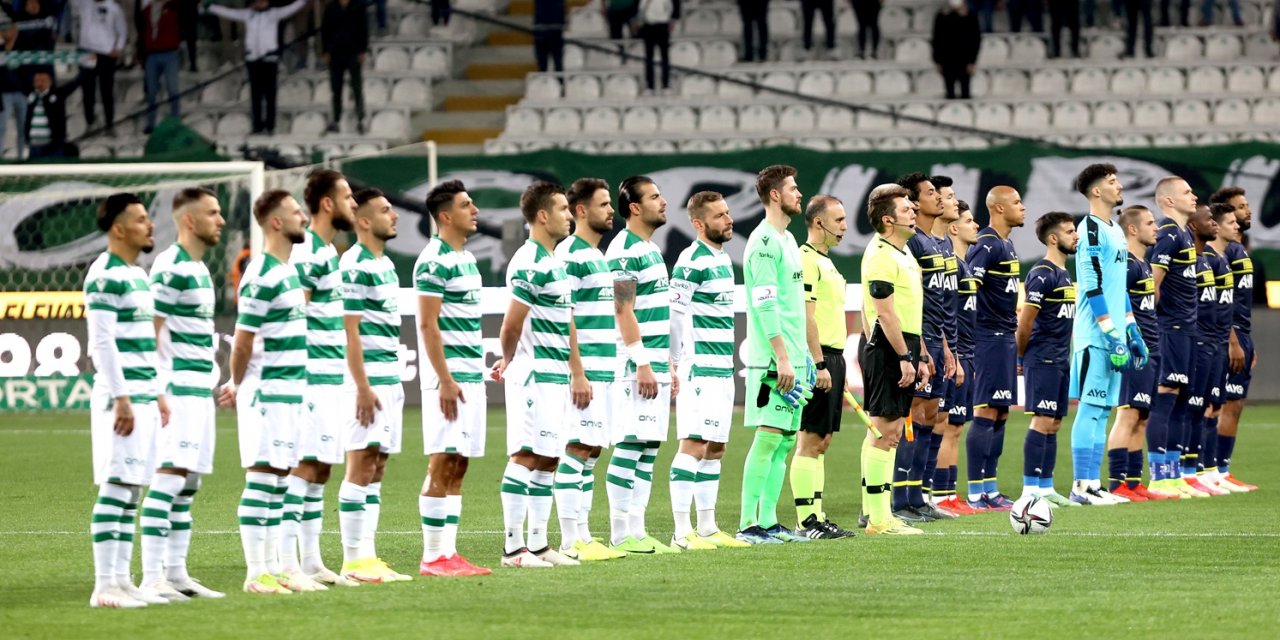 Fener’i yıkan iki ismin formaları satışa çıktı