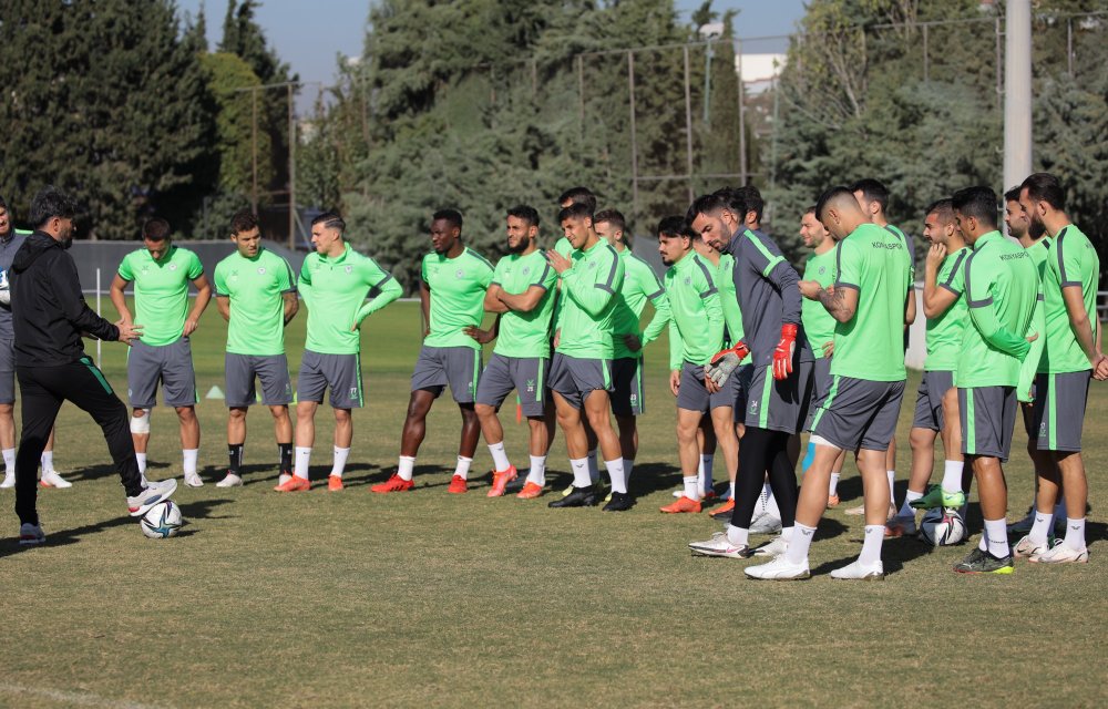 Konyaspor, İzmir'de çalıştı