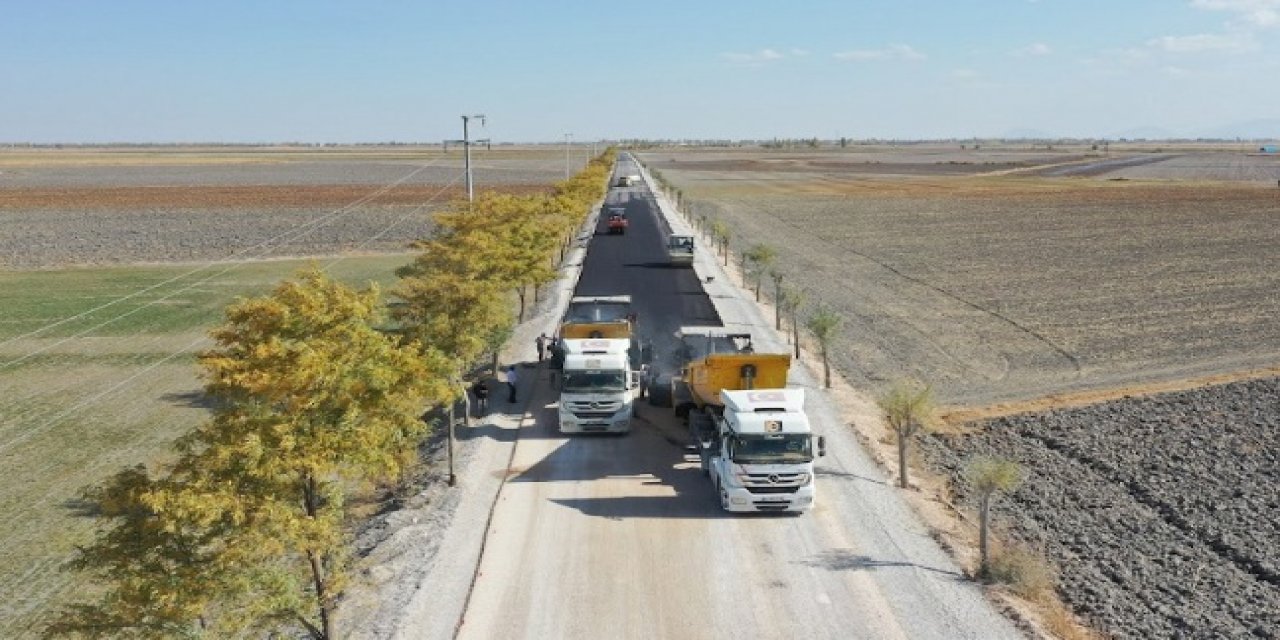 Karatay’da asfalt seferberliği sürüyor