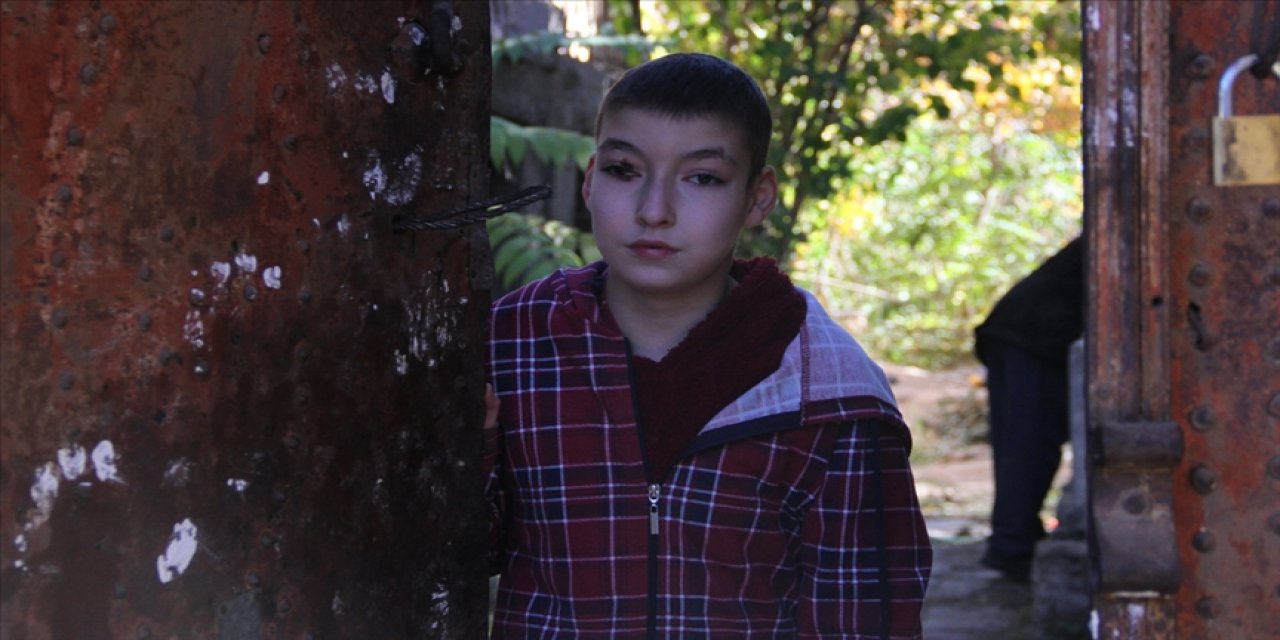 13 yaşındaki Azra babasının desteğiyle kanseri yendi