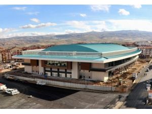 Mamak, Kapalı Spor Salonlarına Kavuşuyor