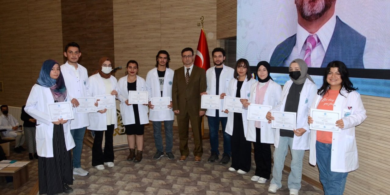 Meram Tıp'ta öğrenciler sertifikalarını aldı