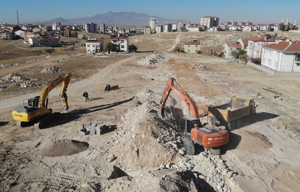 Karaman Belediyesinin alt yapı ve üst yapı çalışmaları sürüyor