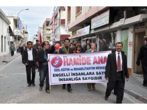 Kadirli’de 'Dünya Engelliler Günü' Yürüyüşü Düzenlendi