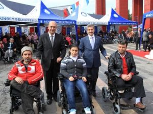 111 Engelli Vatandaşa Akülü Ve Manuel Araç Hediye Edildi