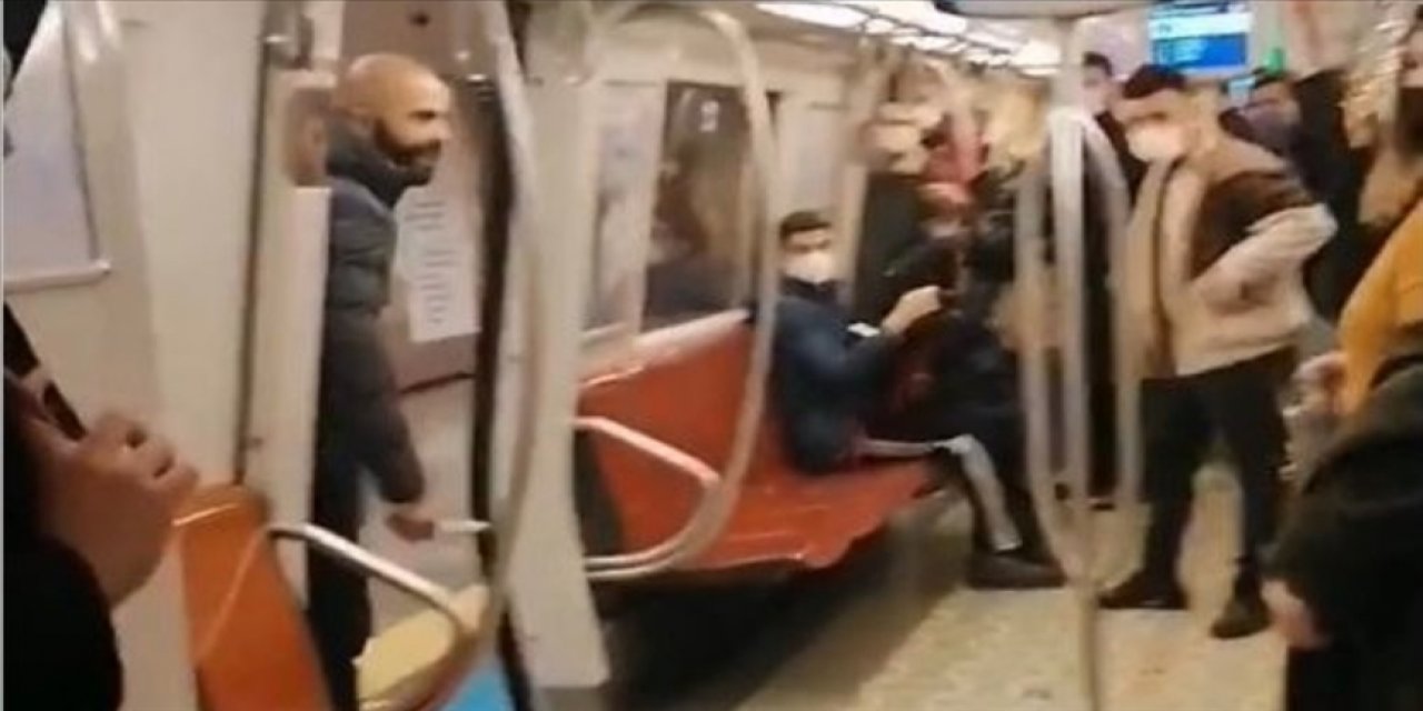 Metroda kadın yolcuya bıçak çekip hakaret eden şüpheli yakalandı