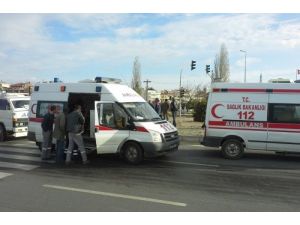 Edremit'te Trafik Kazası: 4 Yaralı