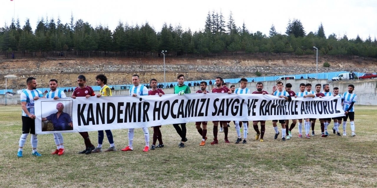 Beyşehir Belediyespor Kandemir hocayı unutmadı