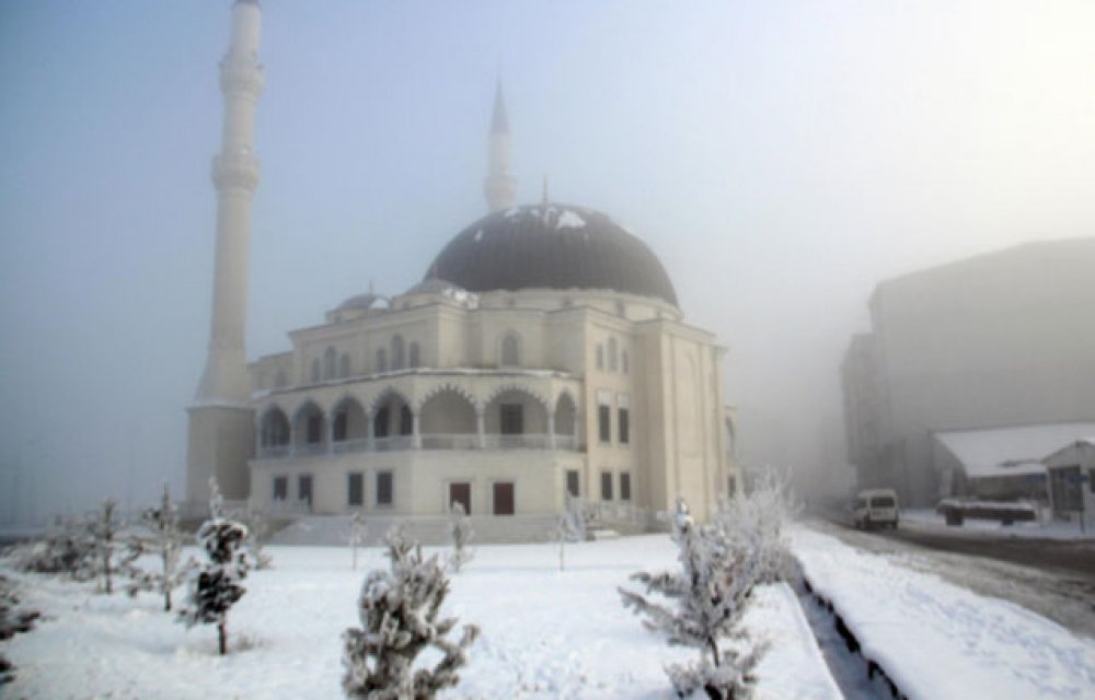 Doğu'da soğuklar etkili oldu; Ardahan Göle  eksi 21,7'yi gördü