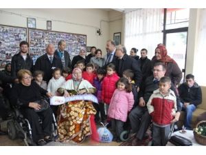 Bafralı Minik Öğrencilerden Duygulandıran Bağış