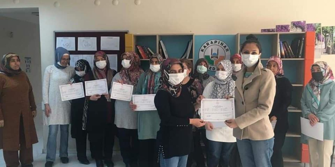 Karapınar'da 14 kadın kursiyere başarı belgeleri verildi