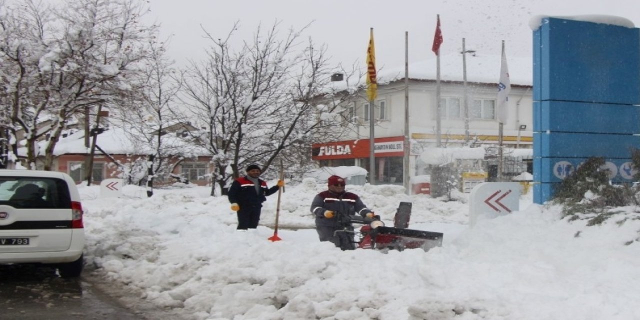 Seydişehir'de kar seferberliği sürüyor