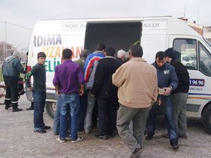Dost Eli’nden aşure ikramı