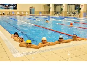 Mamak Kapalı Yüzme Havuzu Kışa Hazırlanıyor