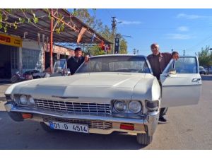 45 Yıllık Otomobiline Gözü Gibi Bakıyor