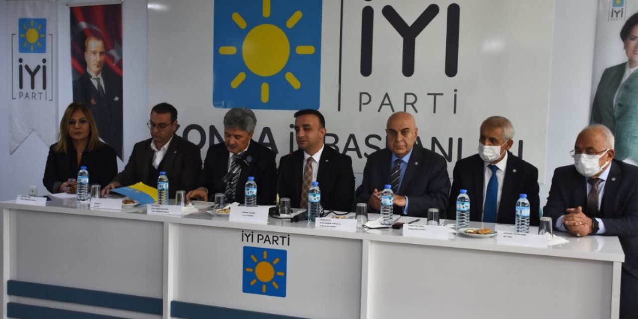 İYİ Parti'li Paçacı ve Ergun, Konya'da basın mensuplarıyla buluştu