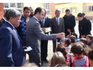 Sağlıklı Beslenmeye Dikkat Çekmek İçin Çocuklara Ayran Dağıtıldı