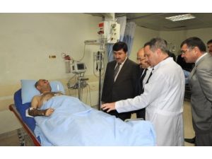 Vali Öz, Konteyner Kazasından Yaralanan Memurları Ziyaret Etti