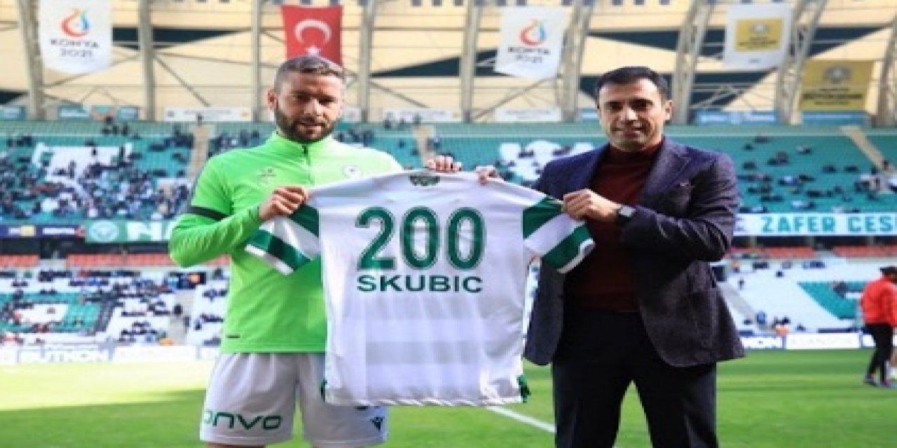 Nejc Skubic’e 200. maç formasını Başkan Özgökçen verdi 