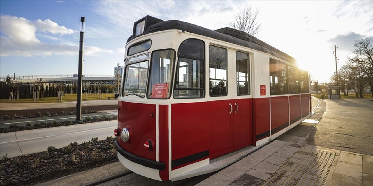 Başkent Millet Bahçesi'nde 'Nostaljik Tramvay' keyfi