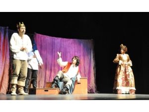 Nilüfer’den Shakespeare Selam