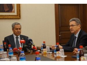 Arınç: Dershaneleri Zorla Kapatmak Gibi Bir Düşüncemiz Asla Yoktur