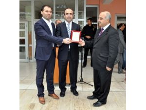 Makiad, Anadolu Lisesine Kütüphane Kurdu