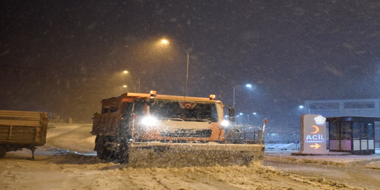 Selçuklu'da kar mesaisi devam ediyor