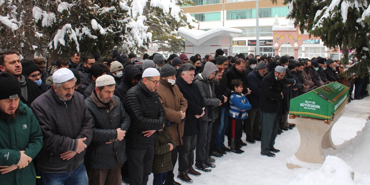 Hamdi Yavuz dualarla son yolculuğuna uğurlandı