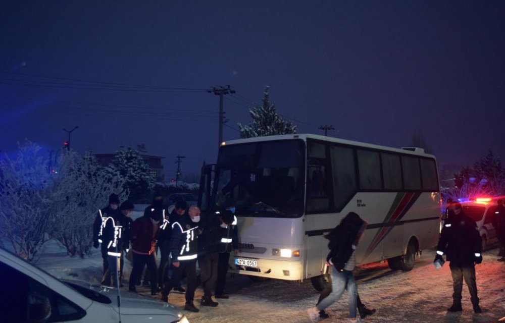 Konya'da uyuşturucu operasyonu 16 şüpheliden 14'ü tutuklandı