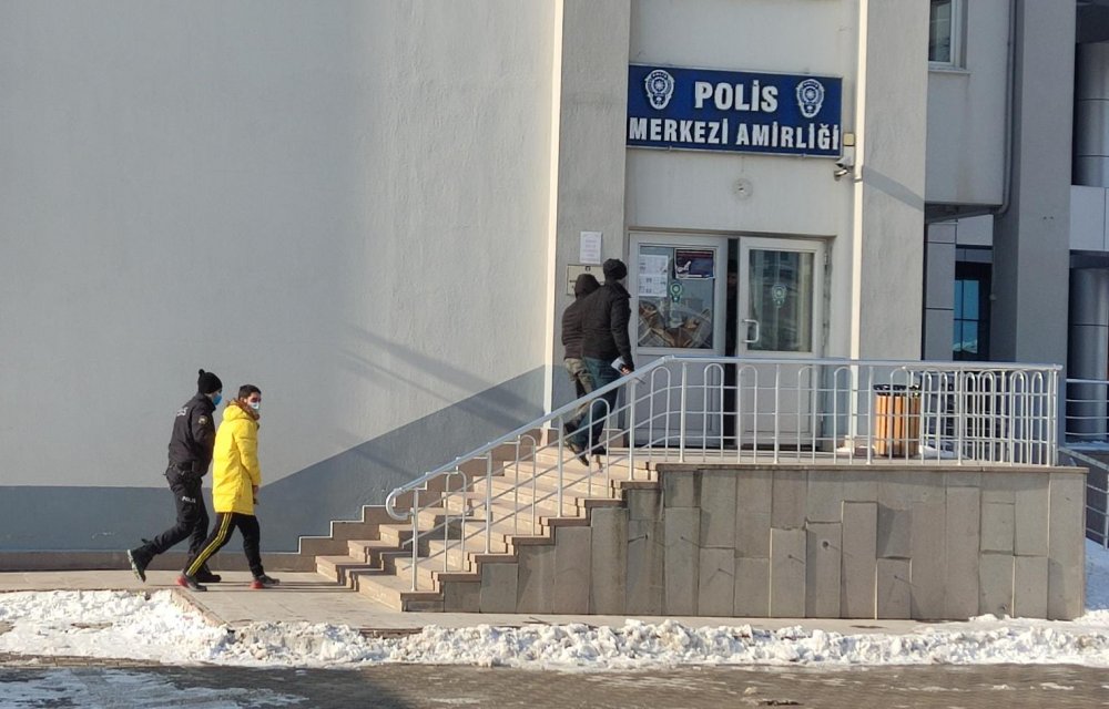 Konya'da evlerden hırsızlık yapan 3 kişi tutuklandı