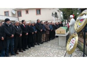 Temizlik İşçisinin Cenazesine Çocukları Katılamadı