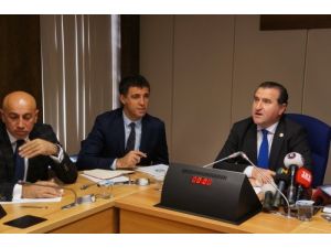 Hakan Şükür: Soyunma Odasında Peçete İçinde Doping Etkili Hap Veriliyordu