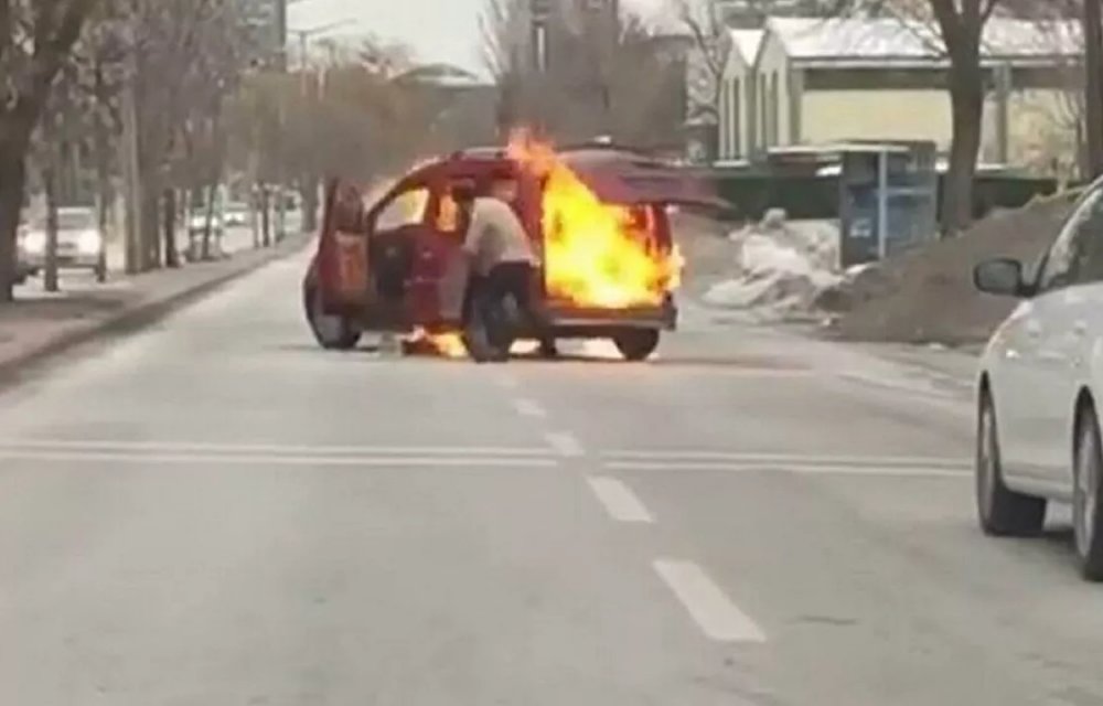 Konya'da boşanma aşamasındaki eşine kızan kişi yeğeninin aracını yaktı