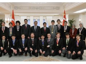 Cumhurbaşkanı Gül Başarılı Yamanlar Öğrencilerini Ödüllendirdi