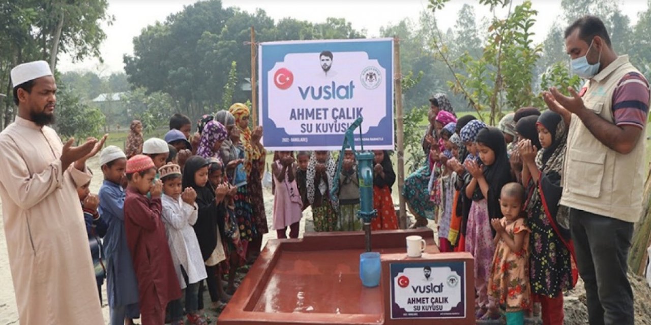 Ahmet Çalık için Bangladeş'te su kuyusu