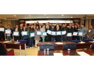 Sessiz Dünyanın Yeni Çini Ustaları Belgelerini Aldı