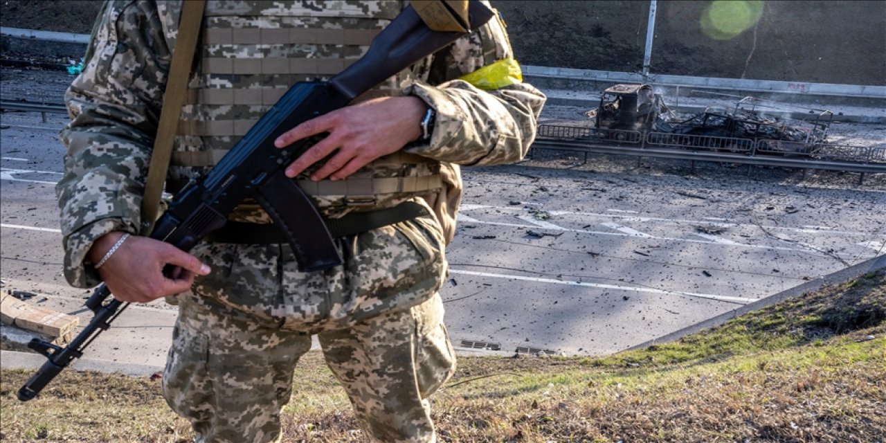 Ukrayna ordusu Kiev yakınlarında Rus askerlerine karşı koymaya devam ediyor