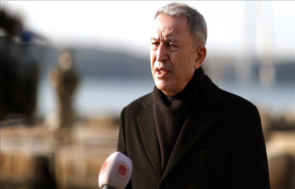 Bakan Akar: İnsani yardım maksadıyla iki A400M uçağımızı Ukrayna'ya gönderdik