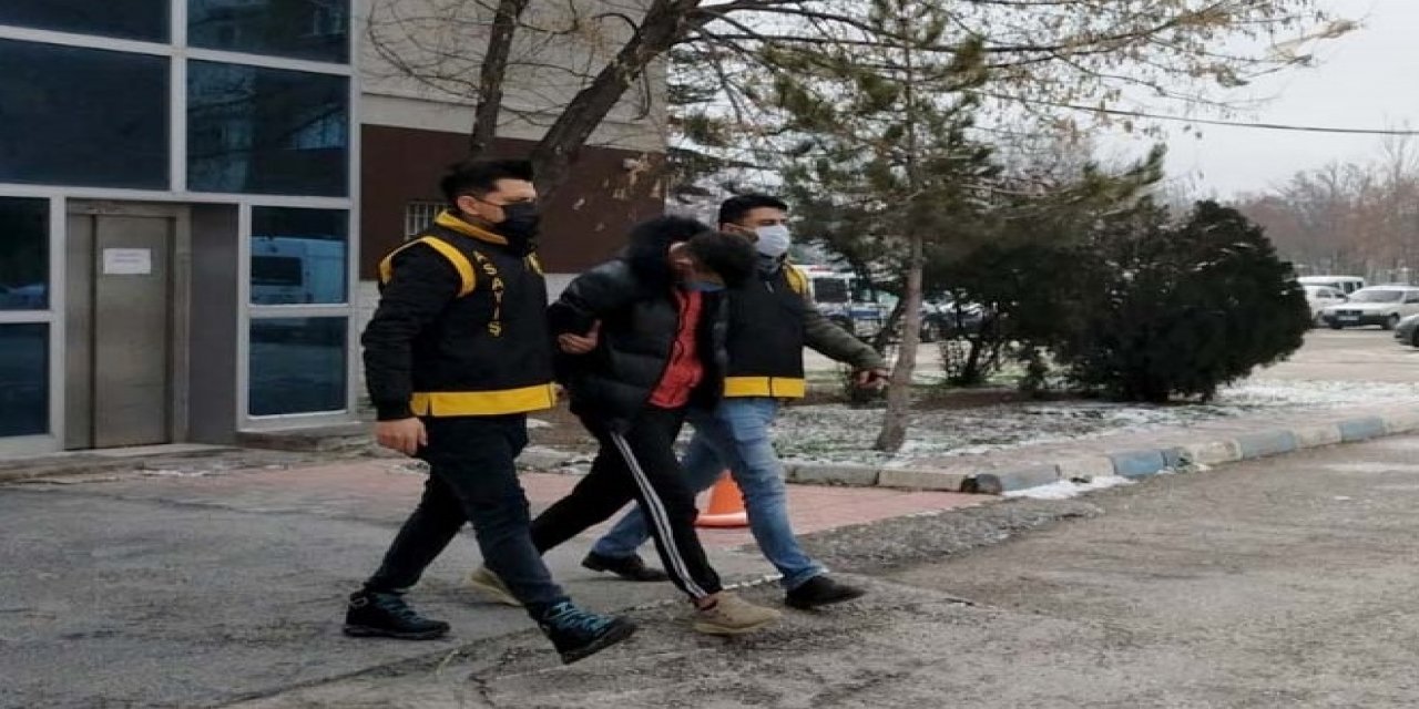 Aksaray'da araçların aküsünü çalan 2 şüpheli tutuklandı