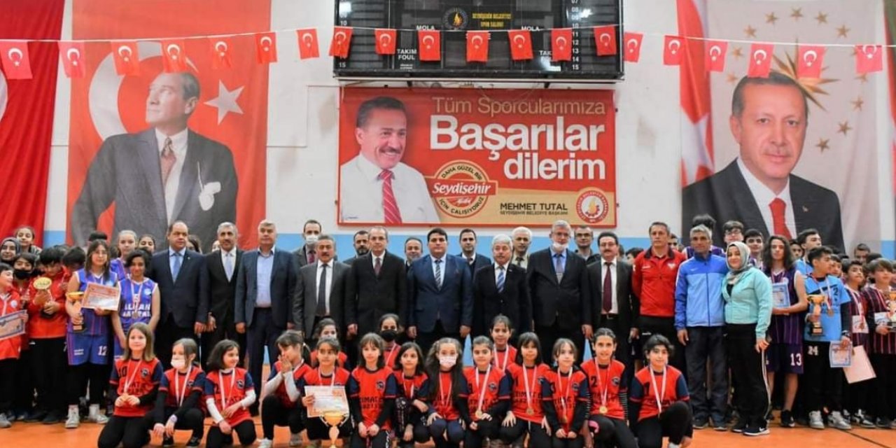 Seydişehir’de sporda başarılı okullar ödüllerini aldı 