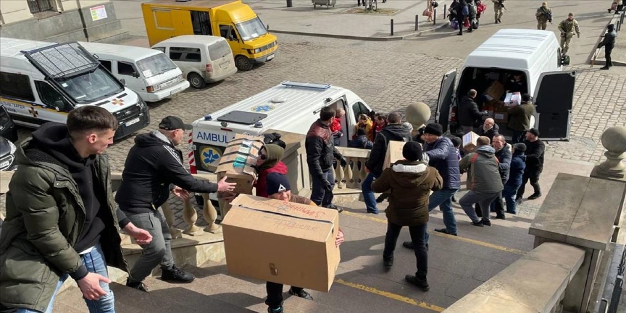 Zelenskiy, sivillerin tahliyesi için 6 insani yardım koridoru oluşturacaklarını bildirdi