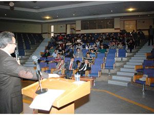 Başkan Mehmet Hançerli üniversitede seminer verdi