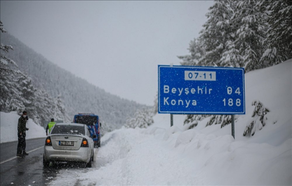 Kar nedeniyle kapanan Antalya-Konya kara yolu ulaşıma açıldı